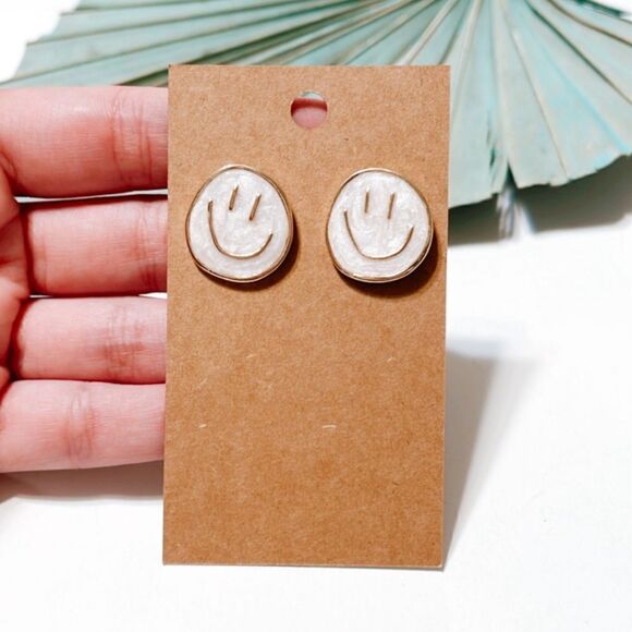 Smiley face stud earrings #78 - Picture 4 of 4